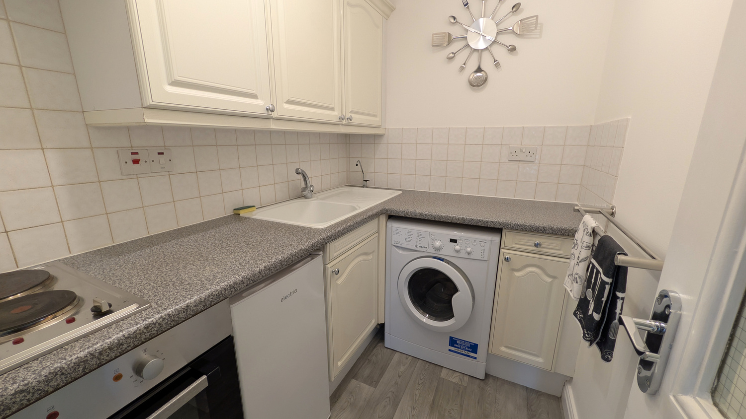 Photo 2 of Flat 10, Compass House, Plymouth
