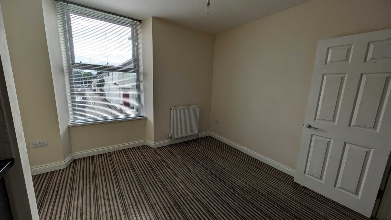 Photo 4 of Flat 4, Molesworth Road, Plymouth