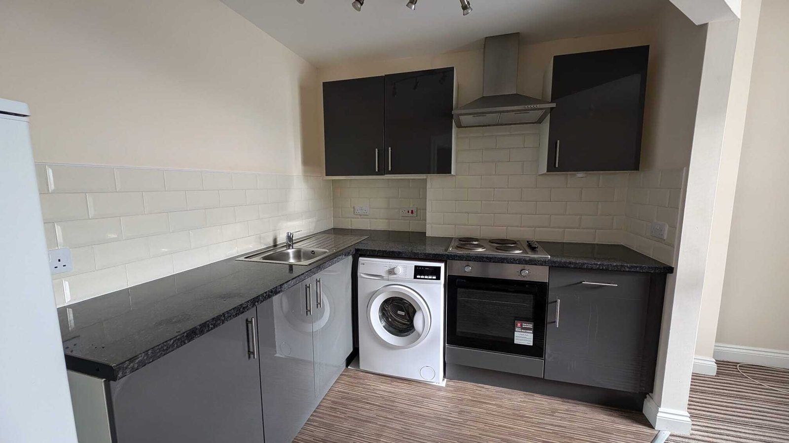 Photo 3 of Flat 4, Molesworth Road, Plymouth